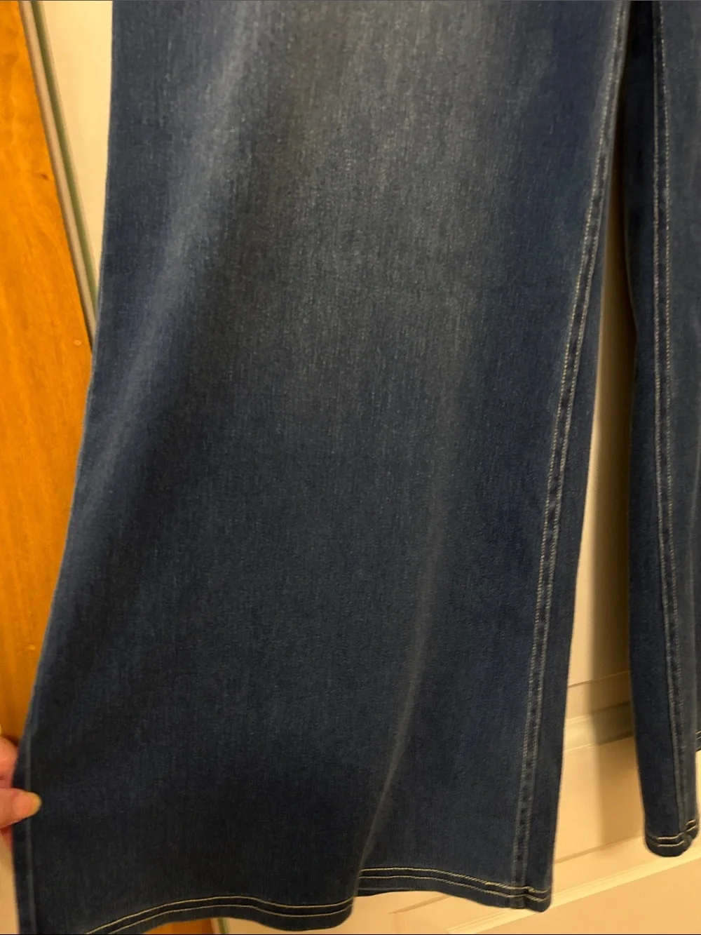 HALARA Wide-Leg Wide Waist Jeans in Dark Blue. Soft & Stretchy Fabric